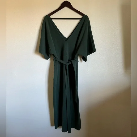 ASOS DESIGN Curve super soft v neck belted midi sweater dress - Picture 3 of 8